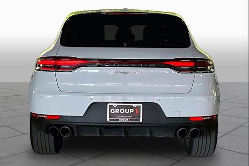 Carrara White Metallic 2021 Porsche Macan Macan