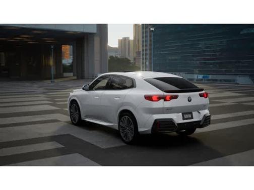 2025 BMW X2 xDrive28i
