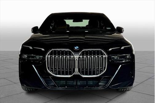 2023 BMW 740 i