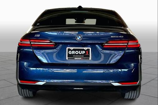 2025 BMW i5 eDrive40