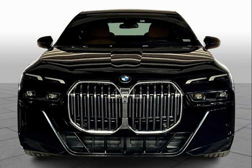 2023 BMW 740 i