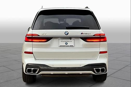 Mineral White Metallic 2025 BMW X7 M60i