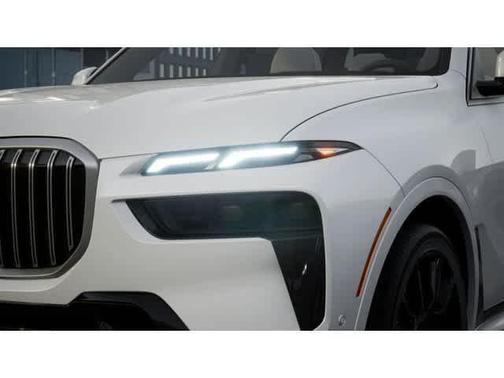 White 2027 BMW X7 xDrive40i