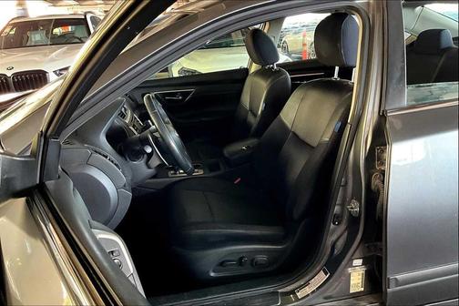 2016 Nissan Altima 2.5 SR