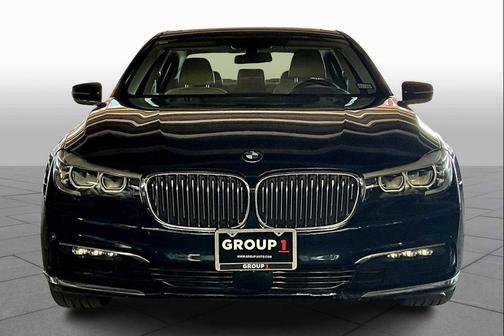 2018 BMW 740 740i