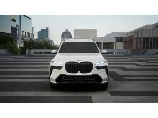 Mineral White Metallic 2027 BMW X7 xDrive40i