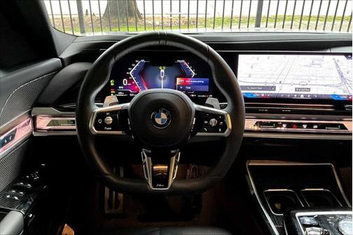 2024 BMW 740 i