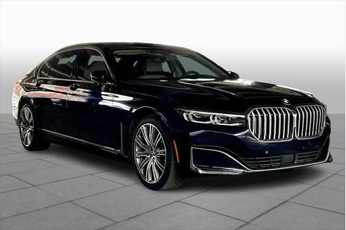 2022 BMW 740 i
