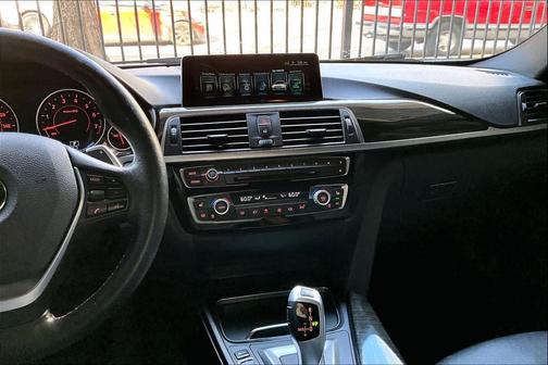 Glacier Silver Metallic 2017 BMW 330e iPerformance