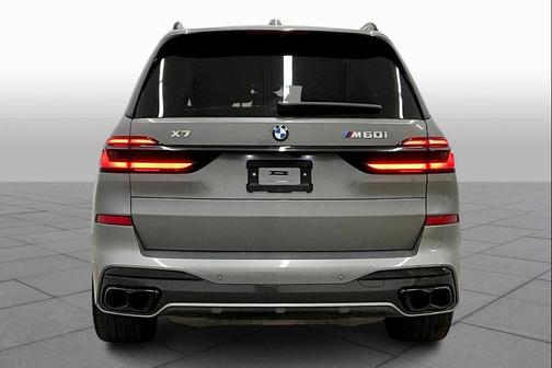 2025 BMW X7 M60i