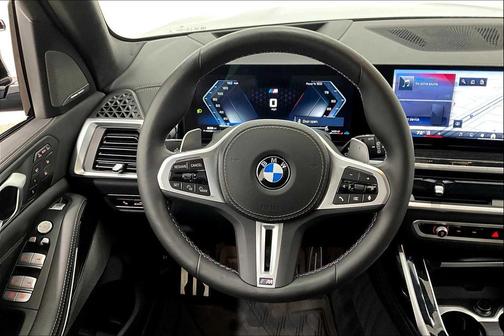 2025 BMW X7 M60i