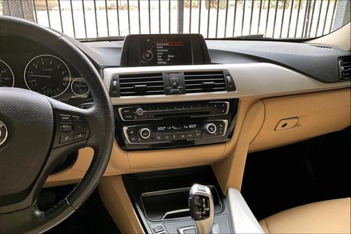 BLACK 2017 BMW 320 i