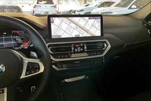 2025 BMW X4 xDrive30i