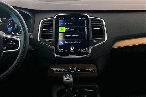 Bright Silver Metallic 2022 Volvo XC90 T5 Momentum