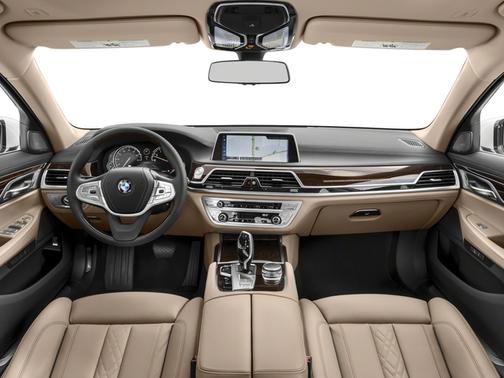 Black Sapphire Metallic 2018 BMW 740 740i