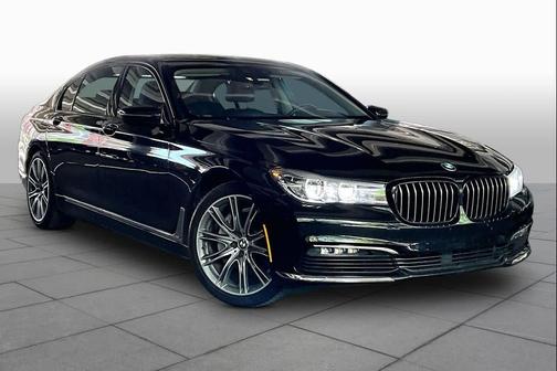 Black Sapphire Metallic 2018 BMW 740 740i