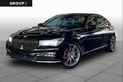 Black Sapphire Metallic 2018 BMW 740 740i