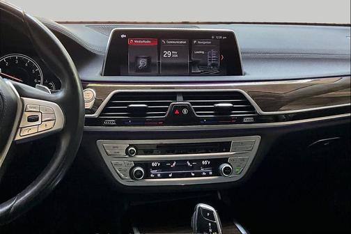 Black Sapphire Metallic 2018 BMW 740 740i