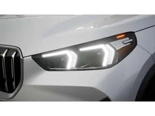 Mineral White Metallic 2026 BMW X1 xDrive28i