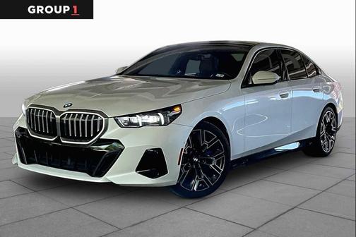 Mineral White Metallic 2024 BMW 530 530i