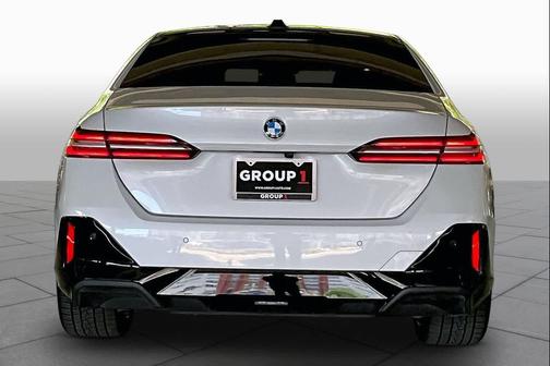 Mineral White Metallic 2024 BMW 530 530i