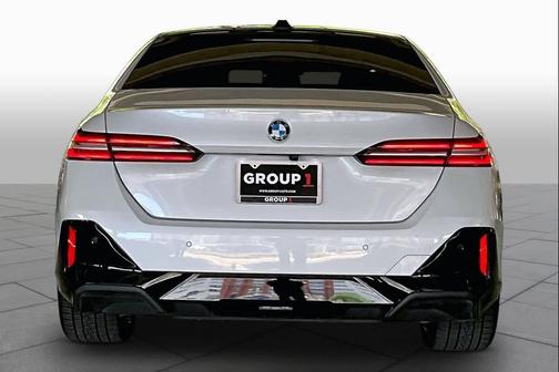 Mineral White Metallic 2024 BMW 530 530i