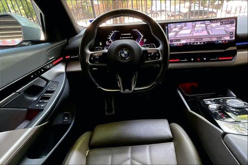 Mineral White Metallic 2024 BMW 530 530i