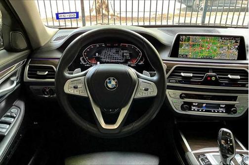 2022 BMW 750 i xDrive