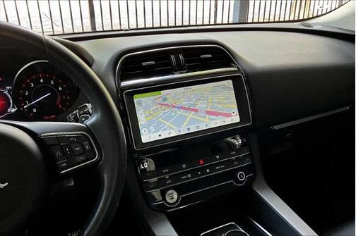 2019 Jaguar F-PACE 25t Premium