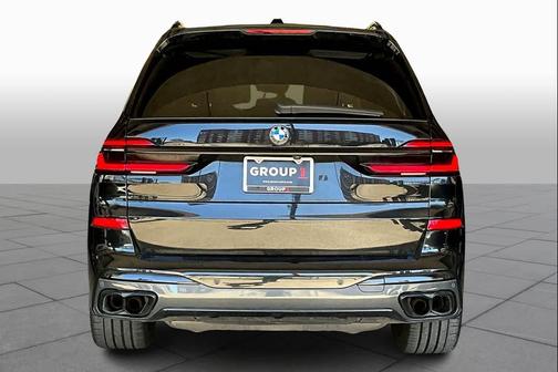 2023 BMW X7 M60i