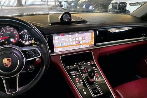 2018 Porsche Panamera 4