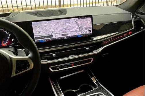 2025 BMW X7 M60i