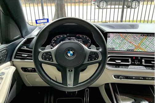 2022 BMW X7 M50i