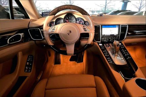 2016 Porsche Panamera Edition