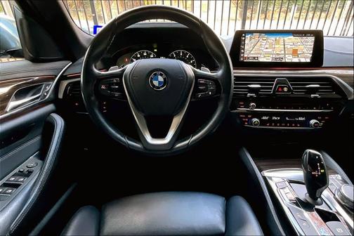 2017 BMW 530 530i