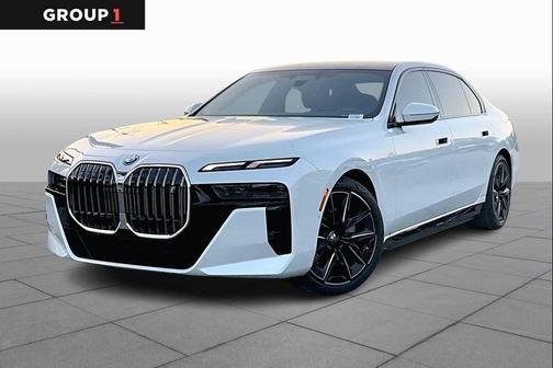 Mineral White Metallic 2025 BMW i7 eDrive50