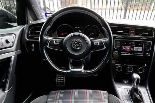 2017 Volkswagen Golf GTI 2.0T S 4-Door