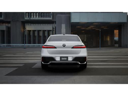 2025 BMW 740 i