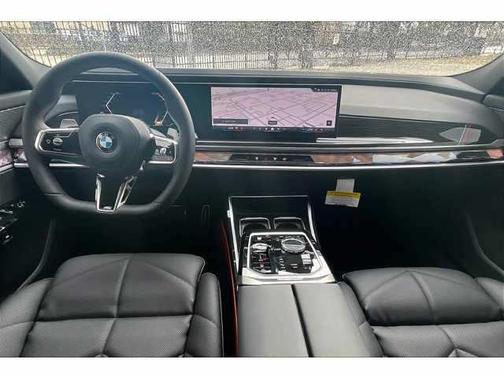 2025 BMW 740 i