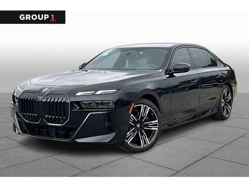 2025 BMW 740 i