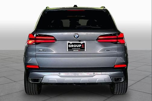 Skyscraper Grey Metallic 2026 BMW X5 sDrive40i