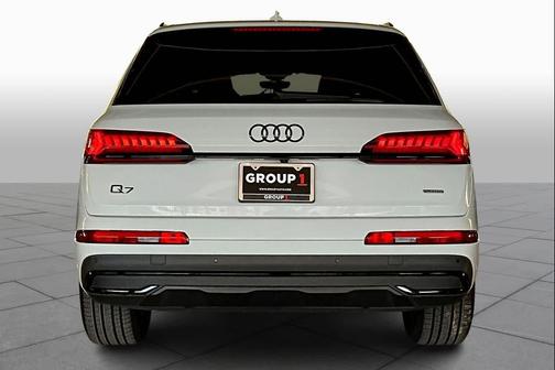 2023 Audi Q7 45 Premium Plus
