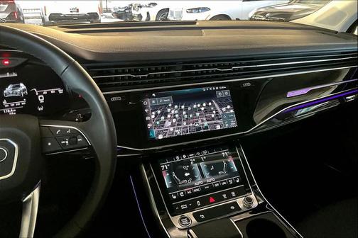 2023 Audi Q7 45 Premium Plus