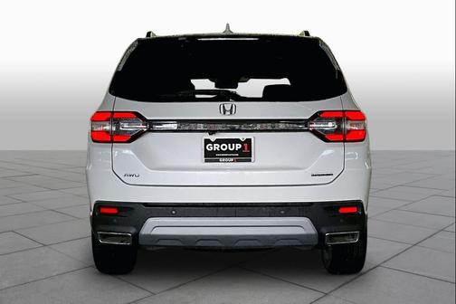 Platinum White Pearl 2025 Honda Pilot Touring 8-Passenger