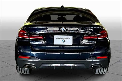2022 BMW 530 i