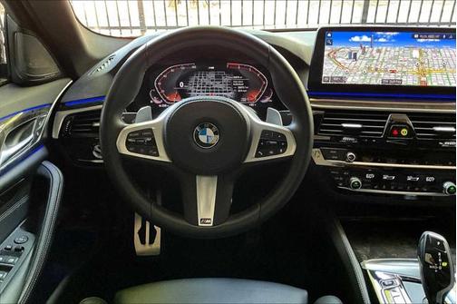 2022 BMW 530 i