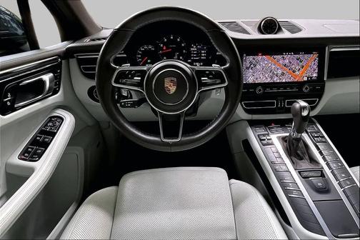 Night Blue Metallic 2021 Porsche Macan Macan