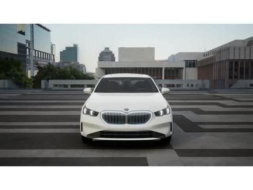 Alpine White 2026 BMW 530 530i