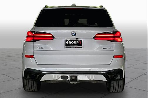 Mineral White Metallic 2024 BMW X5 xDrive40i