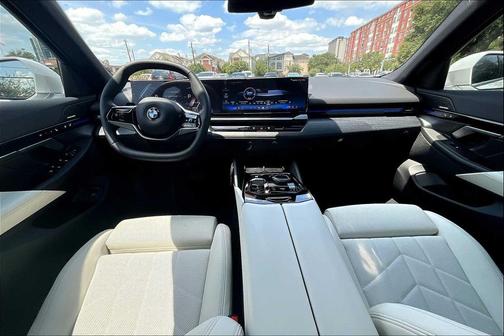 2025 BMW 530 i